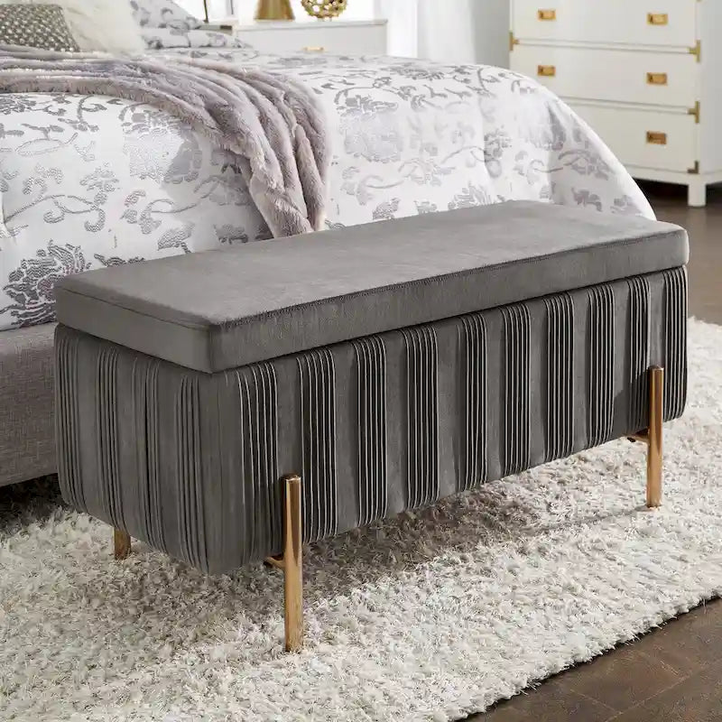 Banc de rangement gris en velours plissé avec couvercle relevable