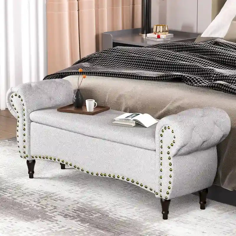 Banc ottoman de rangement capitonné de 135 cm avec accoudoirs roulés et garniture cloutée pour chambre à coucher, salon, entrée