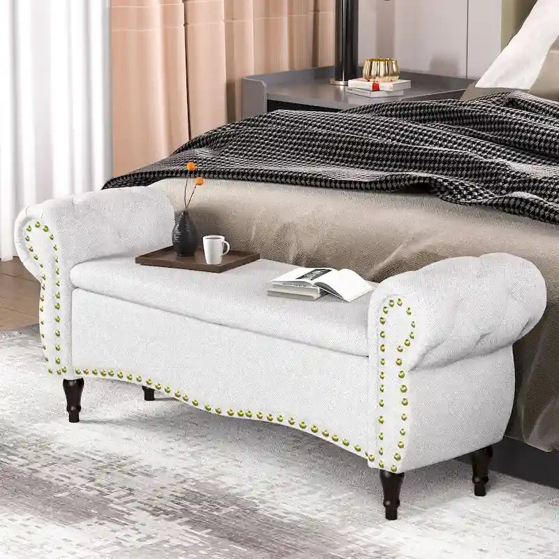 Banc ottoman de rangement capitonné de 135 cm avec accoudoirs roulés et garniture cloutée pour chambre à coucher, salon, entrée